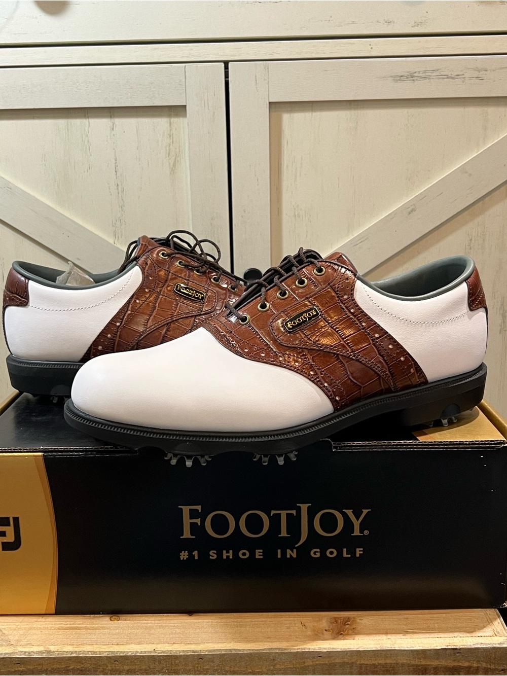 FOOT JOY Dry Joys 53712 White/Brown Alligator Spiked Golf Shoes Size 8.5 NIB